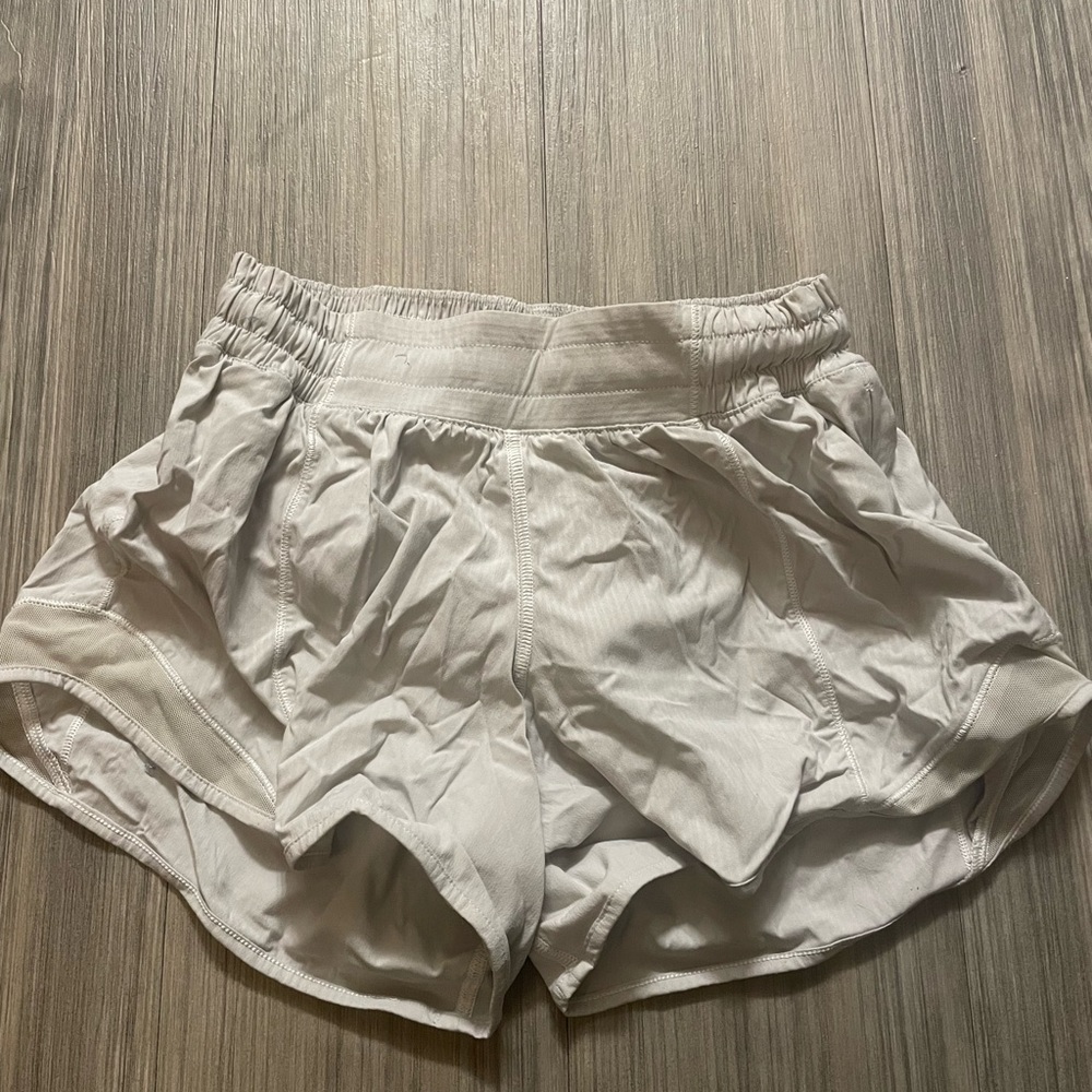 custom Hawaii Lululemon Hotty Hot short in white with Hawaii islands on.